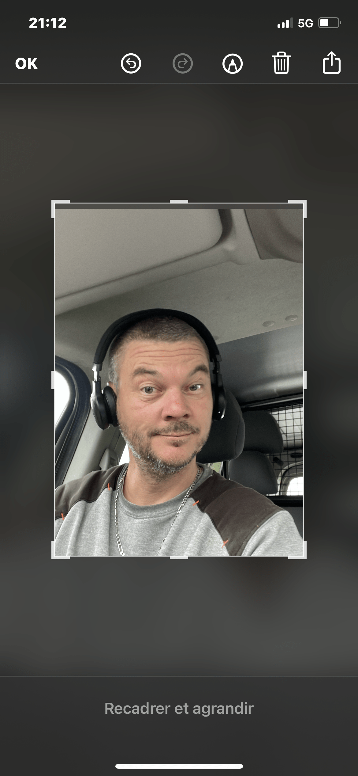 Perfil de Charles-pierre